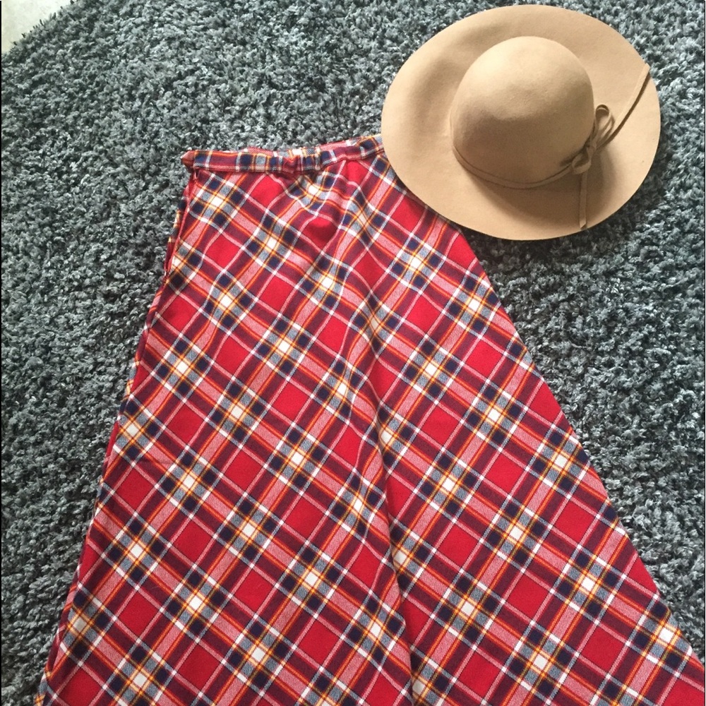 Vintage Red plaid skirt 😍🤩 *SKIRT ONLY